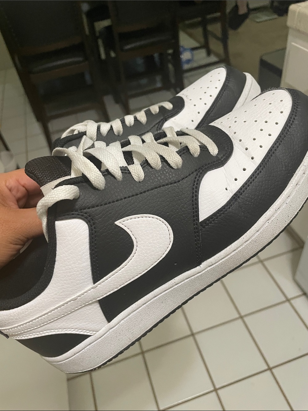 Nike Men’s Black and White Low-Top Sneakers